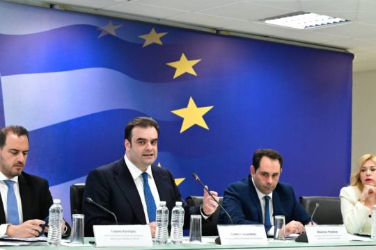 Μέτρα στήριξης: Επιστροφή ενοικίου σε 1 εκατ. πολίτες, 150 ευρώ για κάθε παιδί, 50 ευρώ αύξηση στους συνταξιούχους